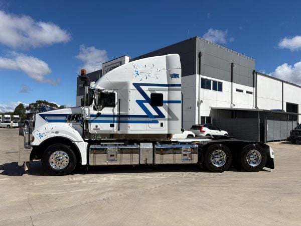 2025 Mack Superliner Primemover image