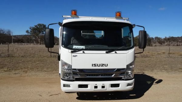 2016 ISUZU NPR image