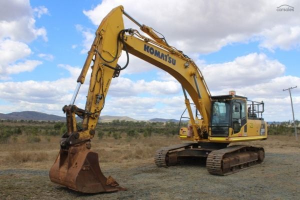 2019 KOMATSU PC300-8MO image