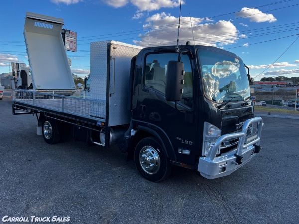 2018 ISUZU NPR65-190 Flatbed image