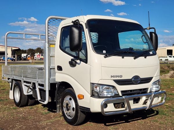2018 HINO 300 616 Flatbed image