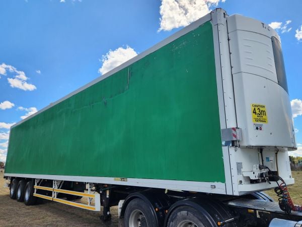 2010 SCHMITZ CARGOBULL Semi Trailer image