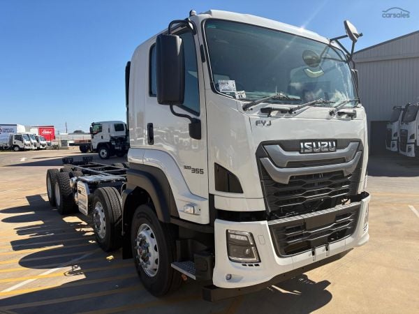 2026 Isuzu F Series FYJ 320-355 AT R67 image