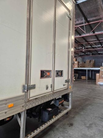 2022 Isuzu FRR 110-240 XLWB AMT AUTO Pantech image