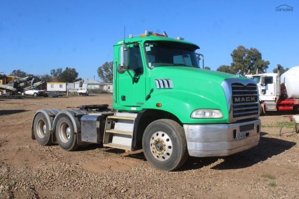 2014 Mack Granite image
