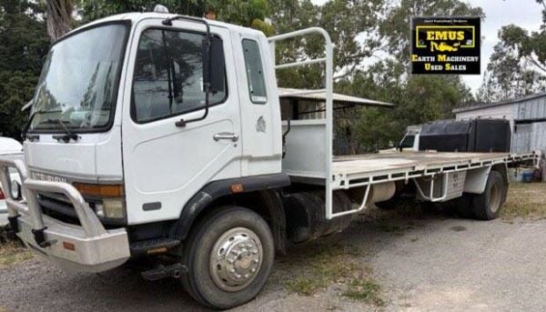 2000 Mitsubishi FM657 Tray Truck, E.M.U.S TS969 image