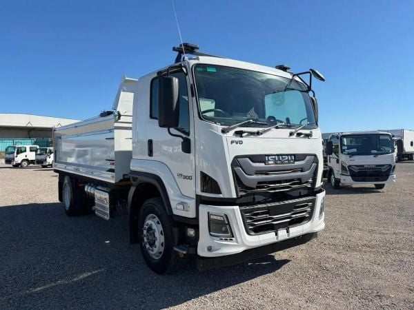 2026 Isuzu F Series FVD 170-300 AT R47 Auto image