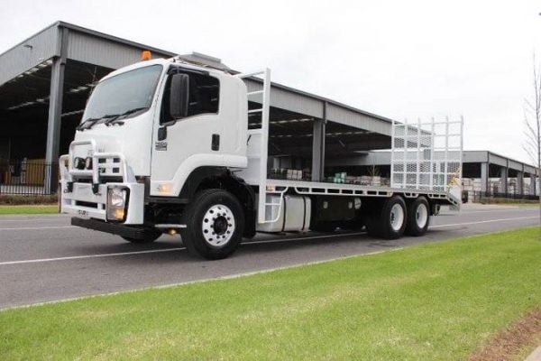 2015 Isuzu F Series image