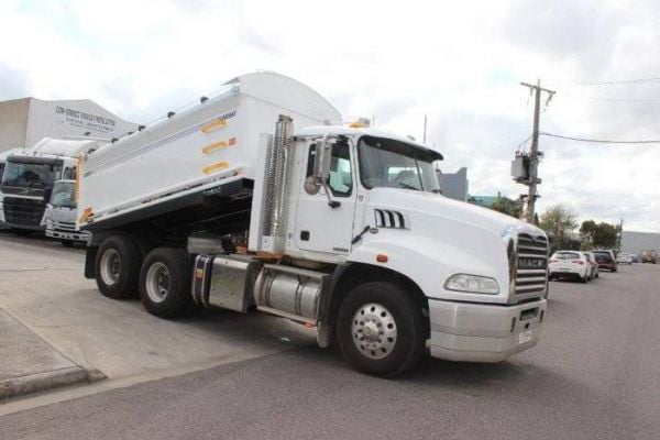 2014 Mack Granite image