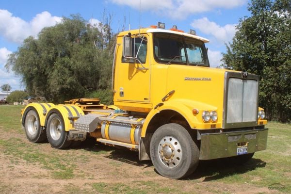 2011 Western Star 4800 Series 4800 FS2 image