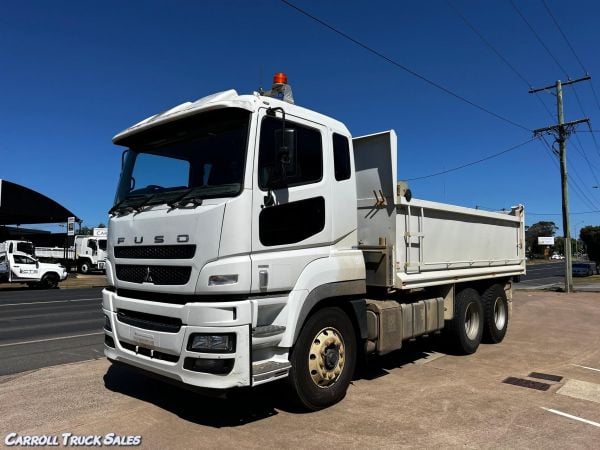 2016 MITSUBISHI FUSO FV500 Dump Truck image