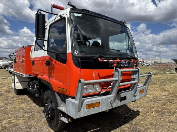 1996 ISUZU FSS550 Fire Truck image