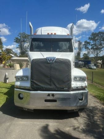 2015 Western Star 5800SS CONSTELLATION Prime Mover image