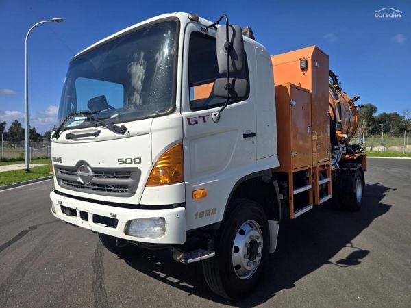 2009 Hino 500 Series GT1322 Vac Tanker image