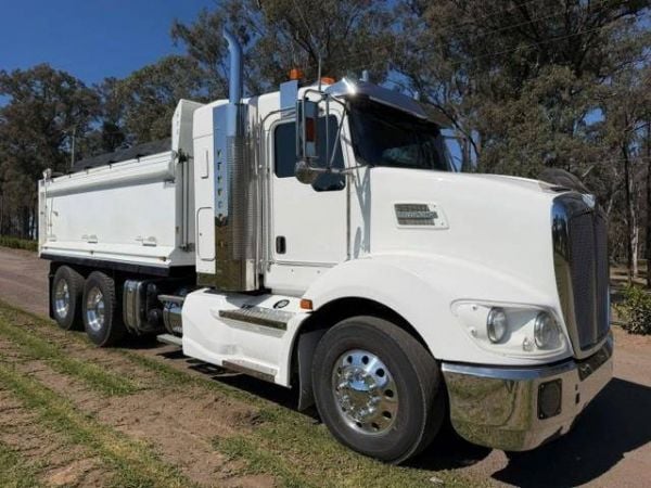 2018 KENWORTH T409 TIPPER, CUMMINS ISX, 633K KM 12K HRS, AUTO image