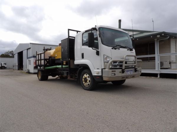 2011 Isuzu F Series Vac Truck FSR 700/850 Premium image