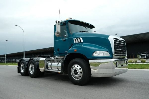 2016 Mack GRANITE image