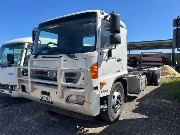 2016 HINO GH8J Service Vehicle image