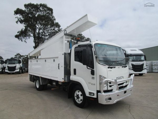 2019 Isuzu F Series FRD107-210 image