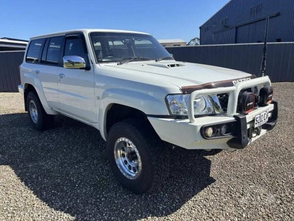 2015 NISSAN PATROL ST image