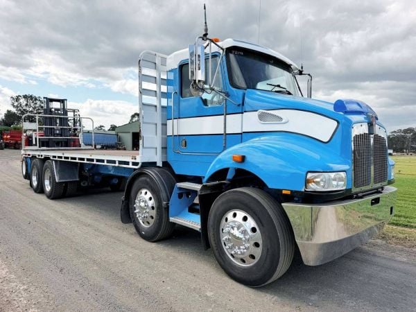 2008 KENWORTH T358, CUMMINS ISC, ONLY 383K KM, AUTO, MOFFETT M5, DUAL X image