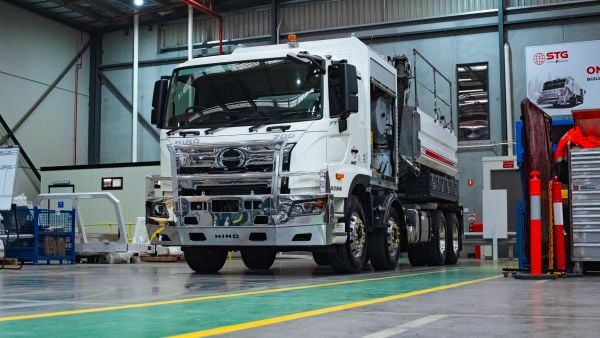2026 Hino FY - 700 Series Vacuum Tanker STG 8,000L Vacuum Truck image