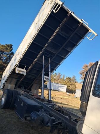 2005 Hino FG1J Tipper image