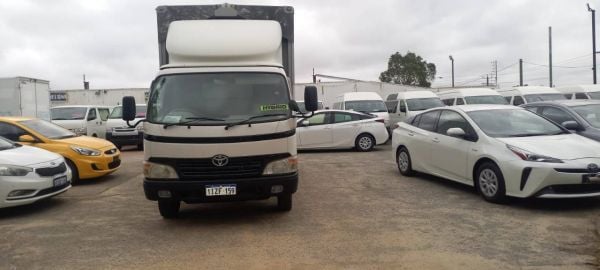 2008 Toyota DYNA Hybrid Diesel truck image