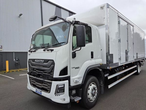 2025 Isuzu FVR170-300 AUTO LWB (MY25) Pantech 12 Pallet AUTO Van and Lift image