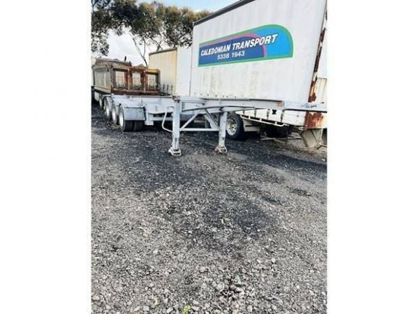 2005 MAXITRANS TRI AXLE SKEL image