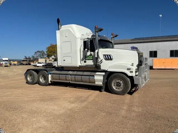 2006 Mack Superliner 6x4 Prime Mover image