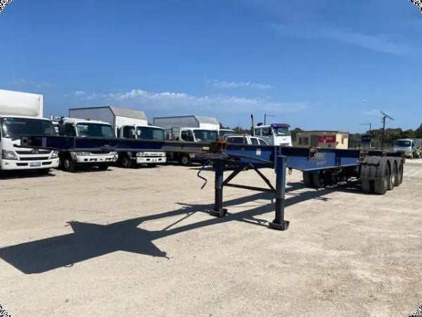 2001 Barker Heavy Duty 0-D Tri-Axle Skell Trailer image
