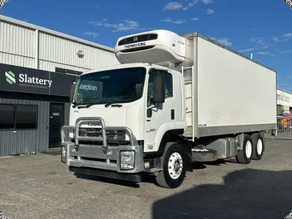 2017 Isuzu FVL 240 300 6x2 Refrigerated Pantech (Auto) (24T GVM) image