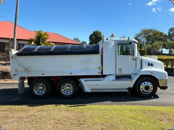 2011 Mercedes Benz Freightliner FLX CST112 6x4 Tipper image