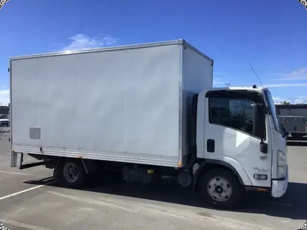 2021 Isuzu NNR 4x2 Pantech Truck image