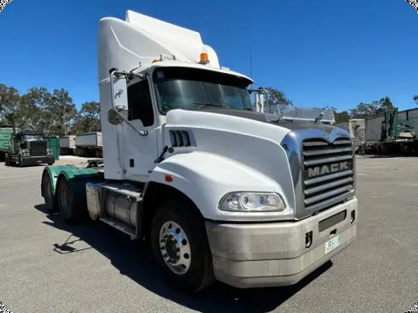 2016 Mack Granite MP8 500 6x4 Prime Mover image