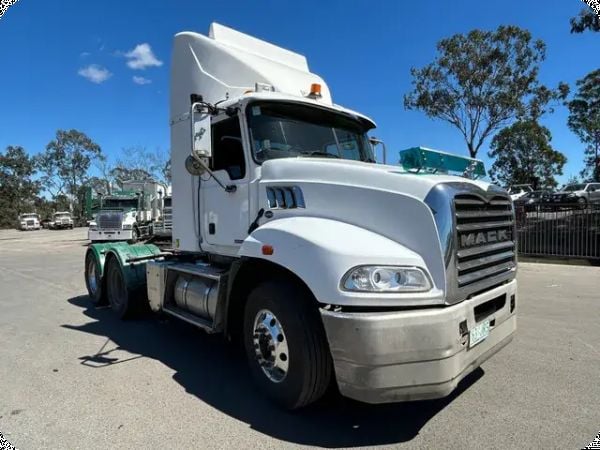 2017 Mack Granite 500 500 6x4 Prime Mover image