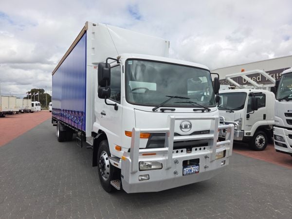 2017 UD PK17 280 Curtainsider 14 Pallet Tautliner and Lift image