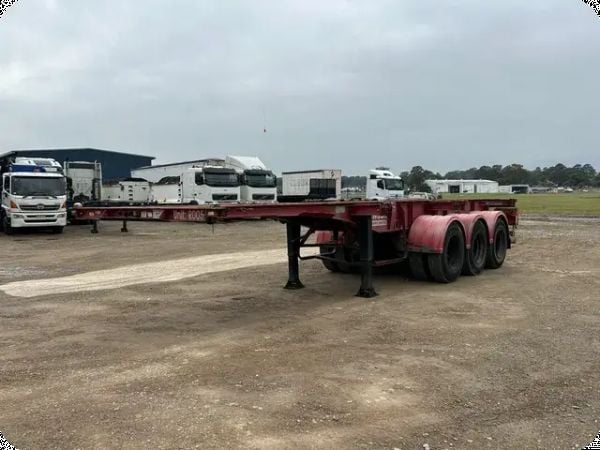 2004 Maxitrans ST3 Tri-Axle Rectractable Skell Trailer image