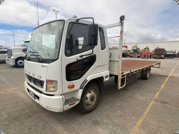 2020 MITSUBISHI FUSO 4x2 Tray Truck image