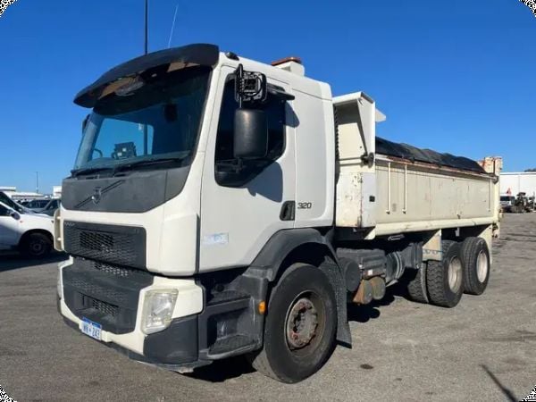 2015 VOLVO 320 FE 6x4 Tipper - Ex Council image