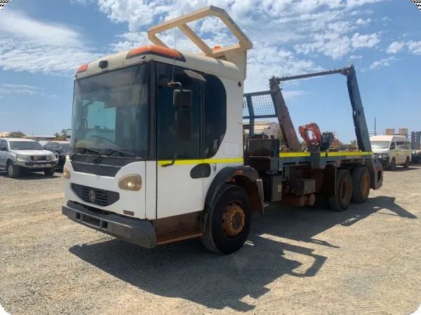 2011 Dennis AU64 6x4 Skip Bin image