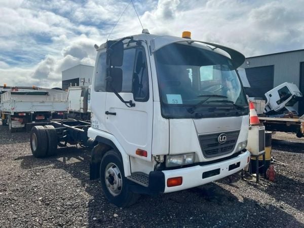 2007 UD MKB215 Cab Chassis image