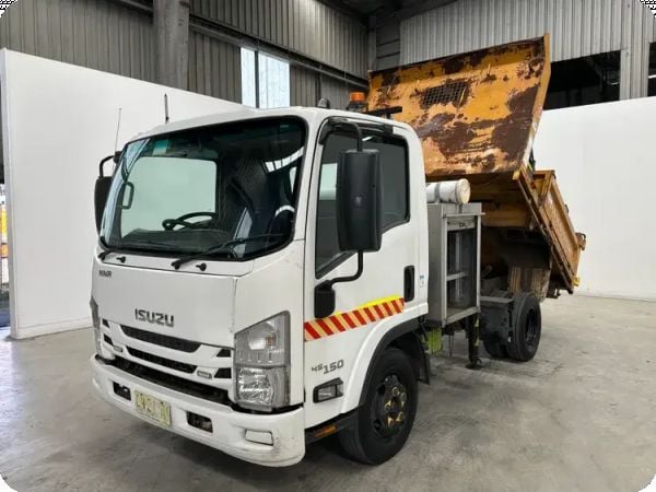 2017 Isuzu NNR 45 150 4x4 Tipper w/Crane (Manual) (Car License) (Council Asset) image