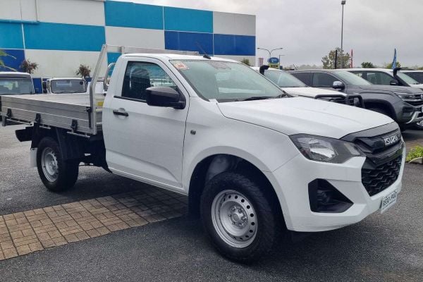 2024 Isuzu D-MAX SX 4X4 image