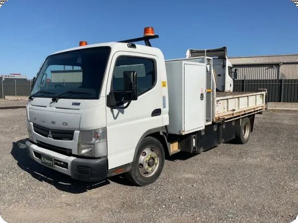 2015 Mitsubishi Fuso Canter 815 4x2 Cab Chassis image