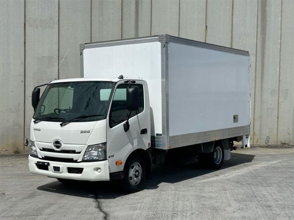 2022 HINO 300 PANTECH XZU710R MY20 616 3430 WIDE image