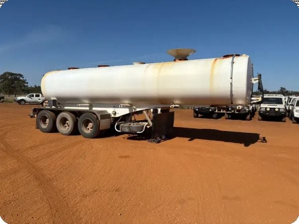 2018 Boomer Tri-Axle Water Tanker image
