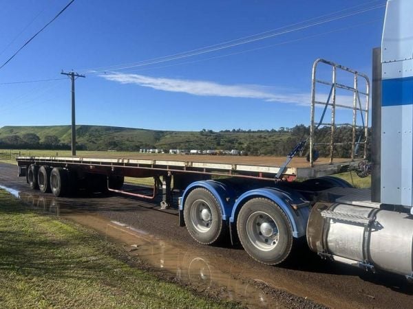 1996 MAXITRANS FLAT TOP TRI AXLE image