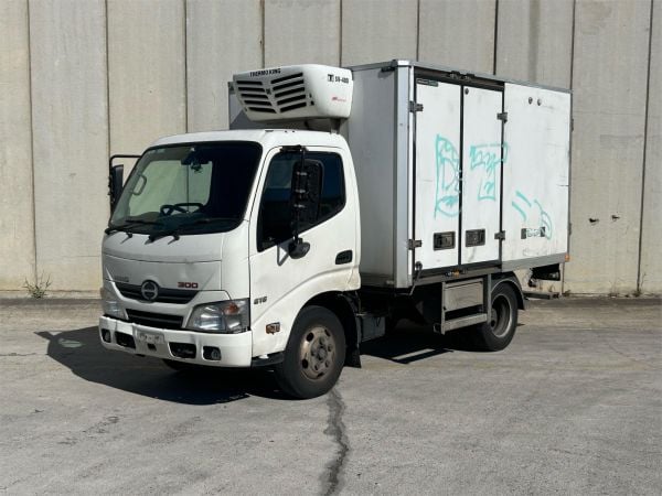 2016 HINO 300 C/CHAS XZU605R 616 IFS AUTO SWB image